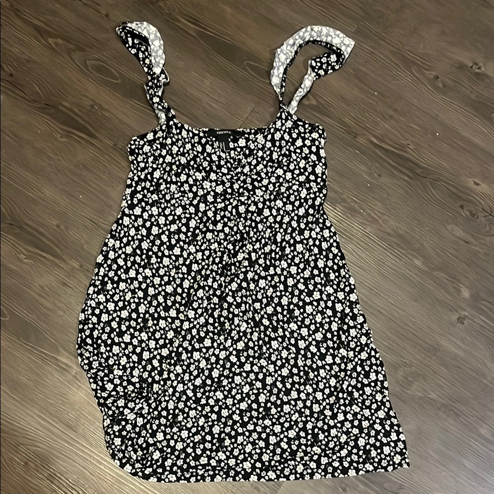 Forever 21 Monochrome Floral Top